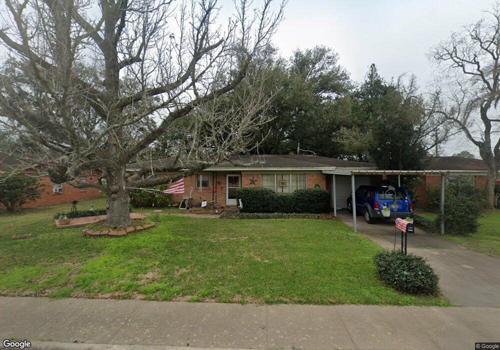 1303 Stadium Dr, Alvin, TX 77511 - photo 1