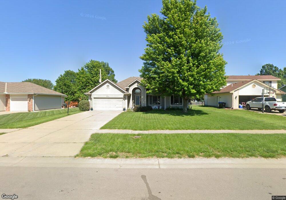 2812 SW Maxfield Rd, Topeka, KS 66614 - photo 1