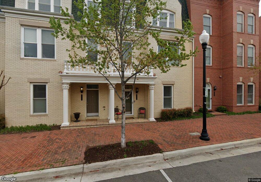 714 E Custis Ave, Alexandria, VA 22301 - photo 1