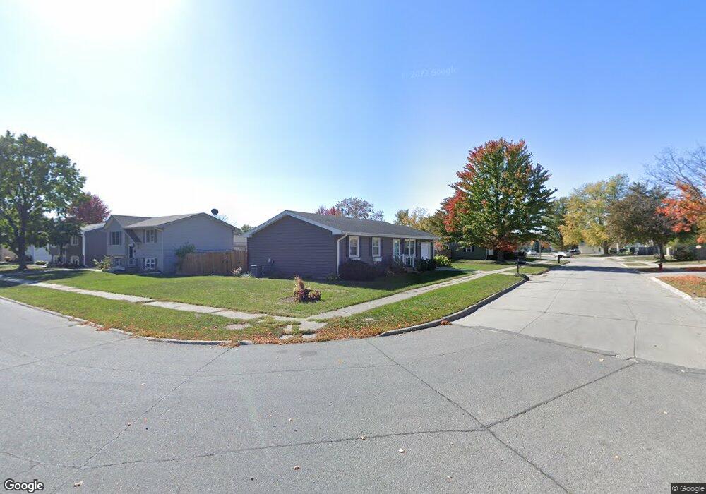 2275 N 9th Avenue Place E, Newton, IA 50208 - photo 1