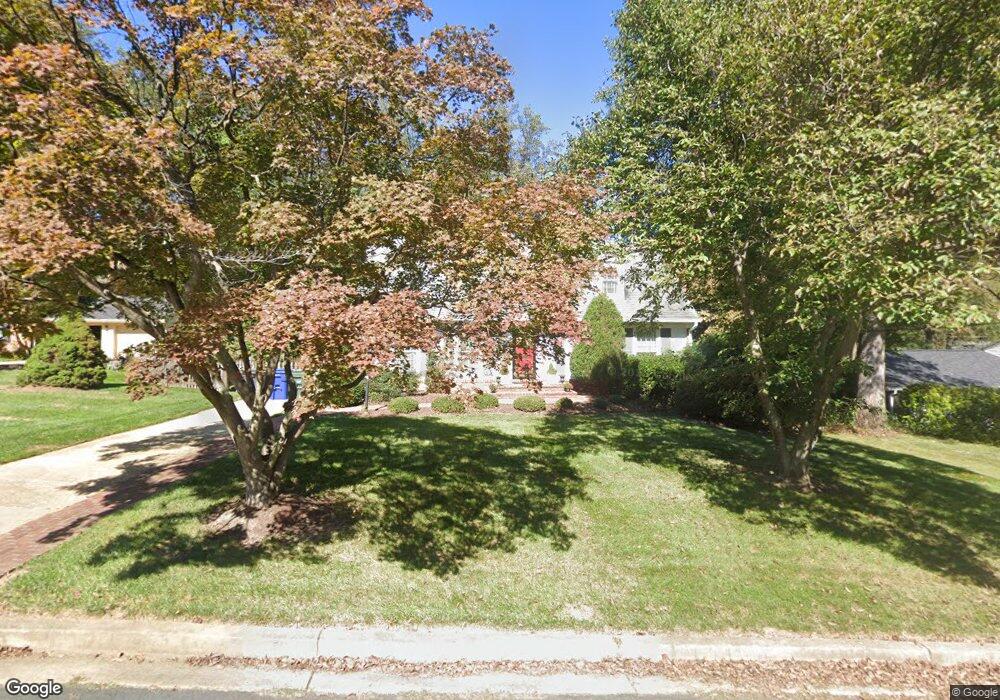 7402 Lanham Rd, Falls Church, VA 22043 - photo 1