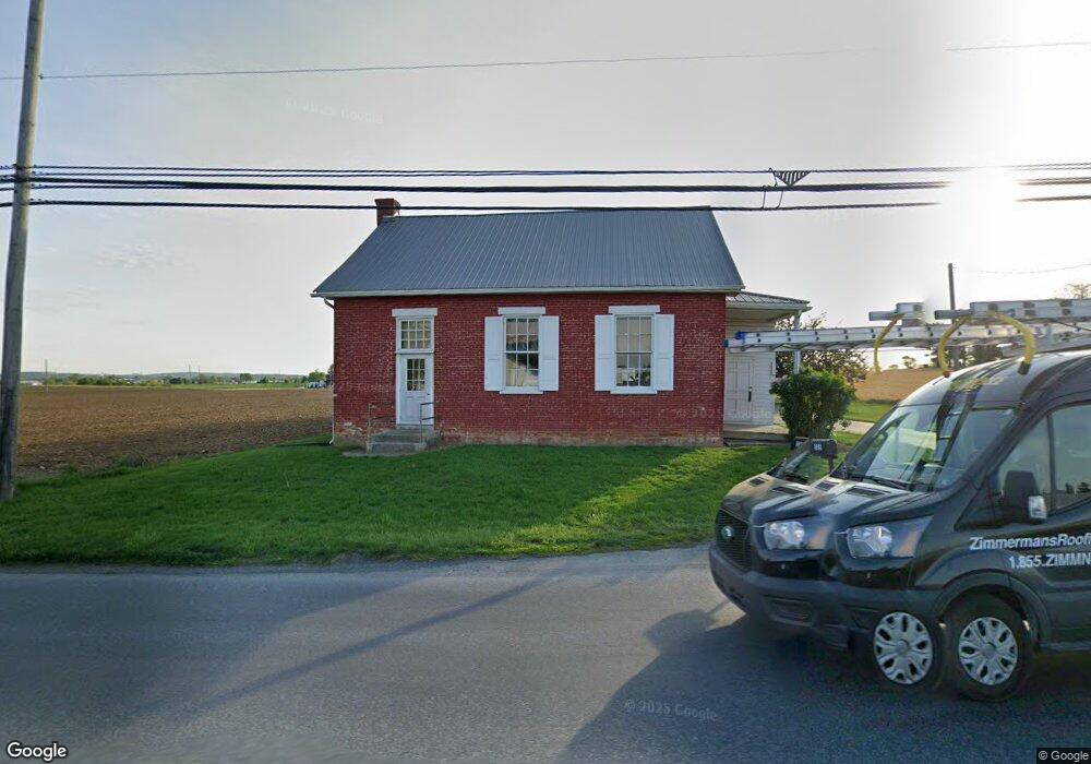 525 N Railroad Ave, New Holland, PA 17557 - photo 1