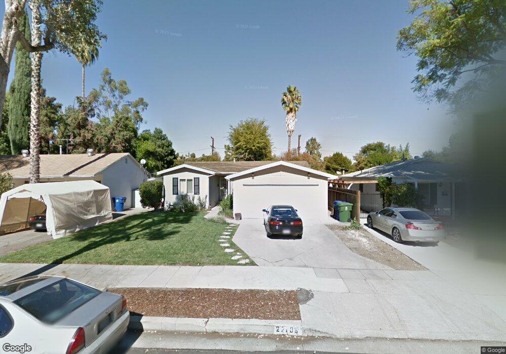 22105 Viscanio Rd, Woodland Hills, CA 91364 - photo 1