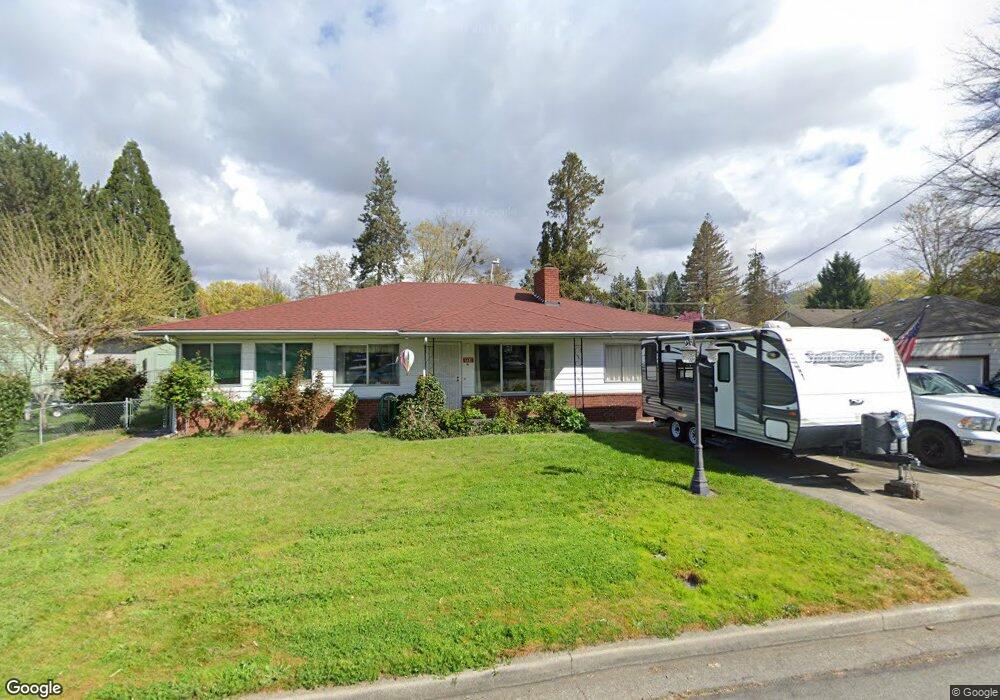 220 SW Central Ave, Grants Pass, OR 97526 - photo 1