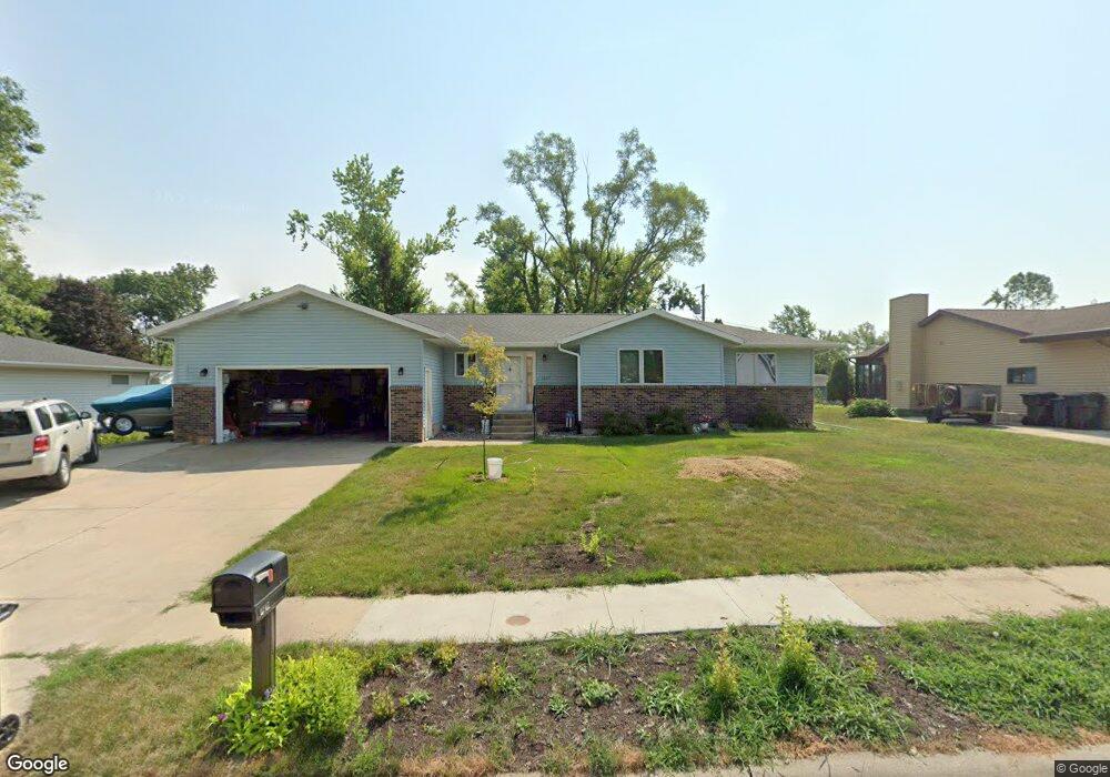 1247 40th Street Ct NW, Cedar Rapids, IA 52405 - photo 1