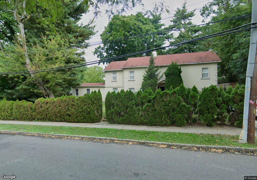 3 Susquehanna Ave, Great Neck, NY 11021 - photo 1