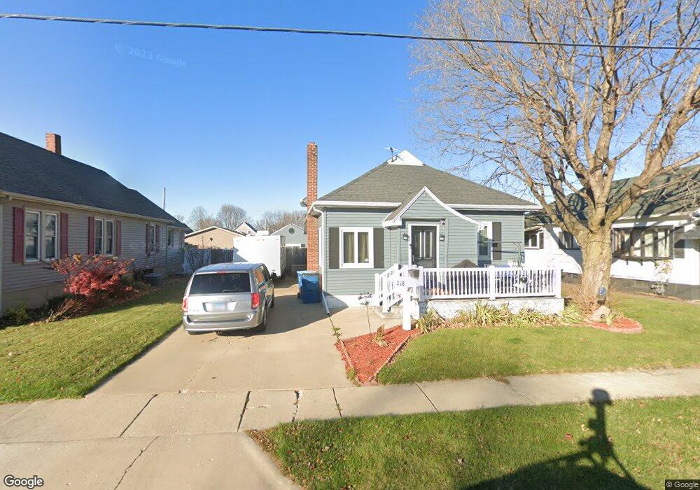 228 E 2nd St, Oglesby, IL 61348 - photo 1