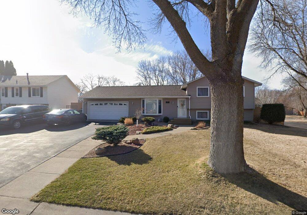 10699 Wellington Ln N, Maple Grove, MN 55369 - photo 1