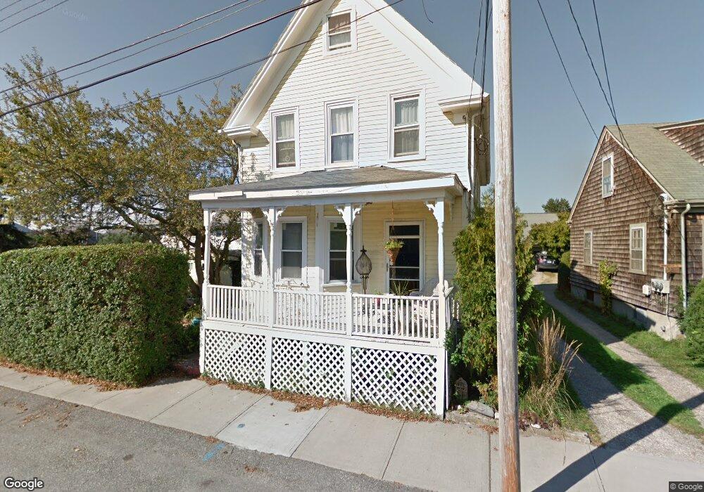 36 Weaver Ave, Newport, RI 02840 - photo 1