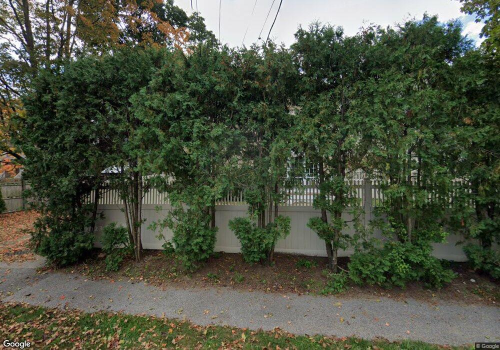 77 Bourne St unit 1        77, Auburndale, MA 02466 - photo 1