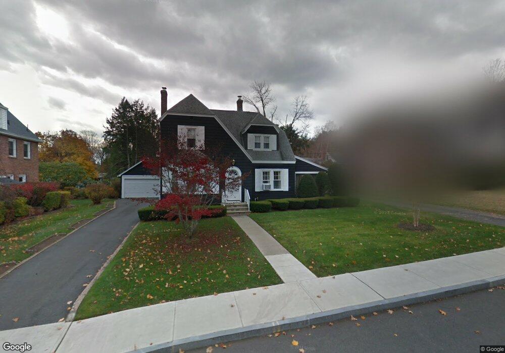 24 Lindbergh Ave, Holyoke, MA 01040 - photo 1