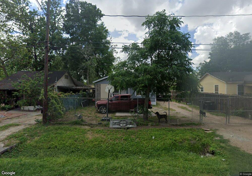1302 Norham St, Houston, TX 77022 - photo 1