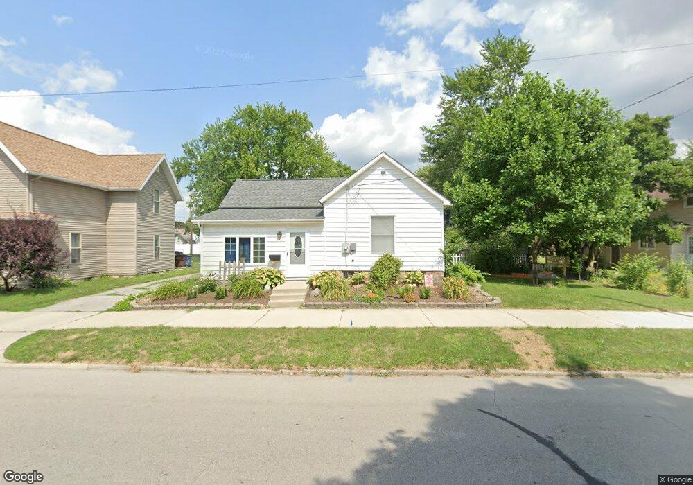 724 N Van Buren St, Auburn, IN 46706 - photo 1