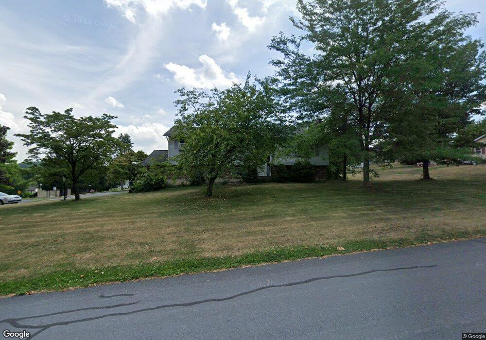 1402 Crest Vu Ln, Coplay, PA 18037 - photo 1