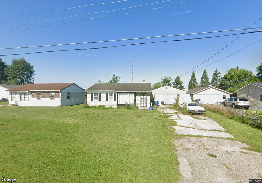 1332 S Airport Rd, Saginaw, MI 48601 - photo 1
