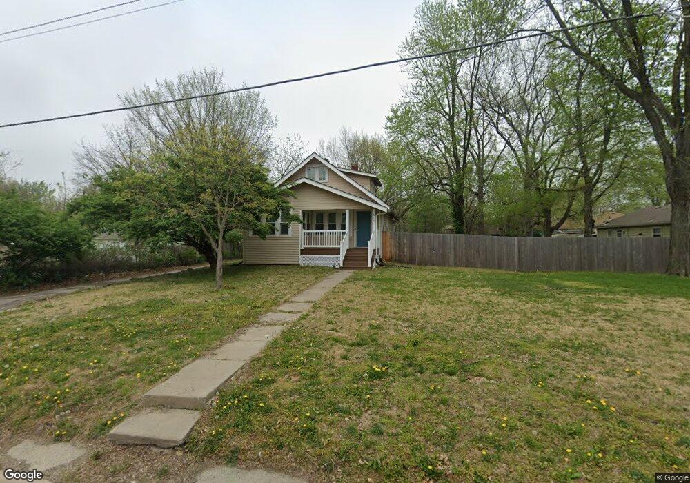 664 SW Watson Ave, Topeka, KS 66606 - photo 1