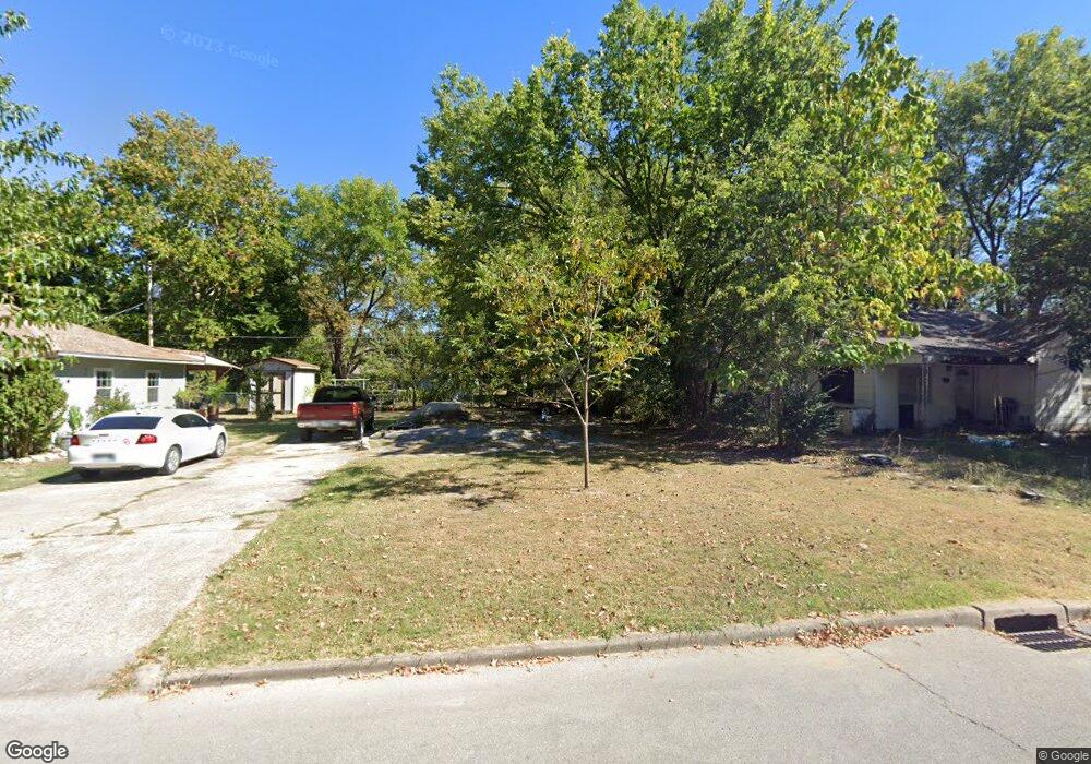 313 N Coo Y Yah St, Pryor, OK 74361 - photo 1