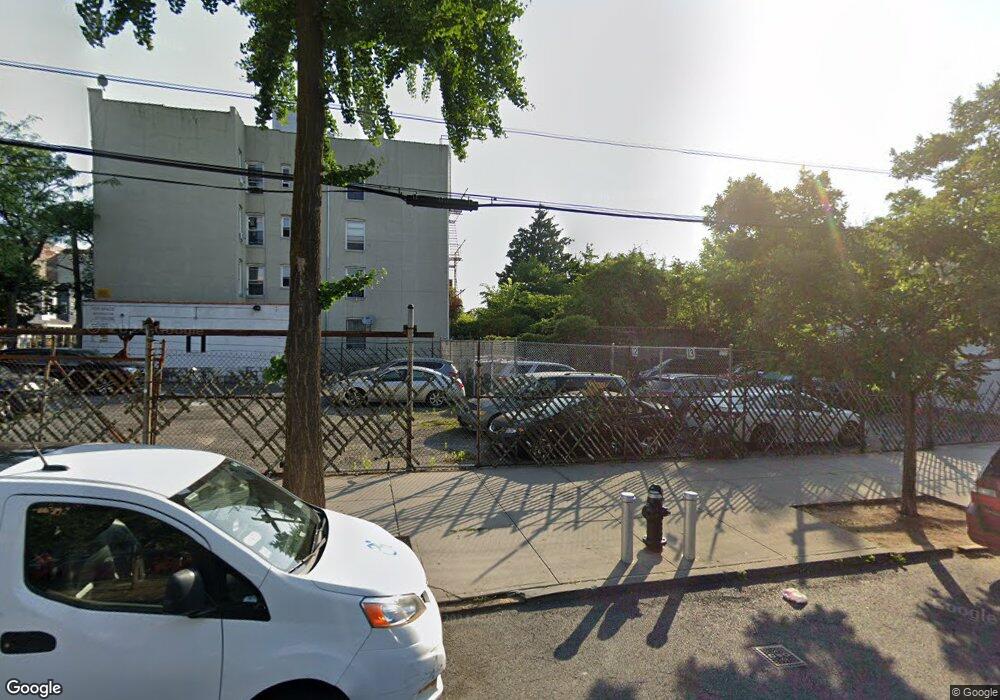 571 E 188th St, Bronx, NY 10458 - photo 1