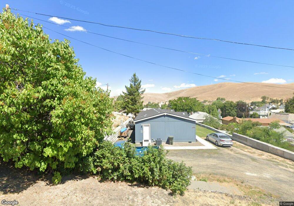 275 W Center St, Heppner, OR 97836 - photo 1