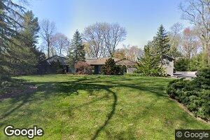 8 Soundview Ln, Port Washington, NY 11050