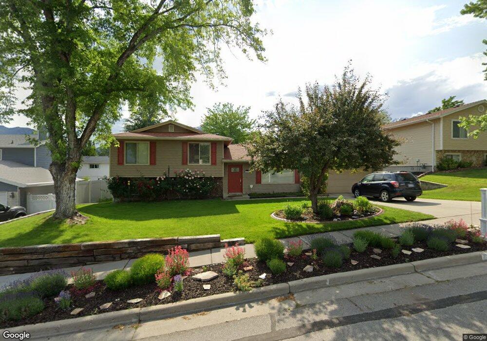 8661 S 1700 E, Sandy, UT 84093 - photo 1