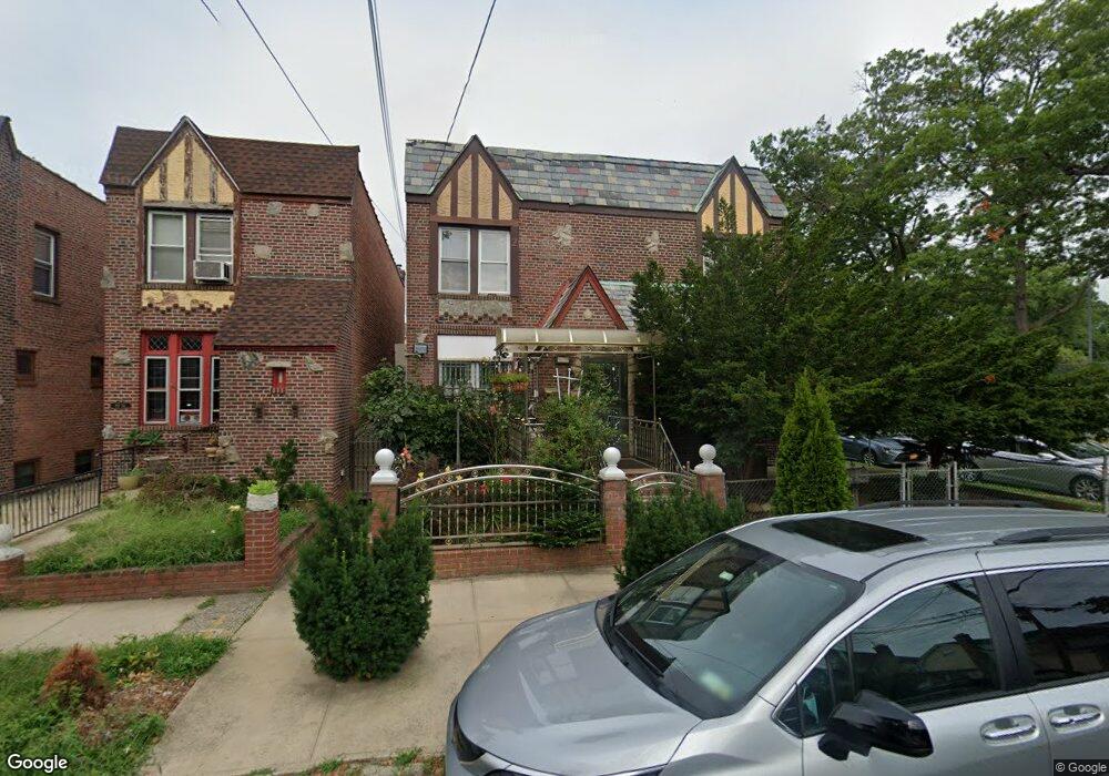 9252 240th St, Bellerose, NY 11426 - photo 1