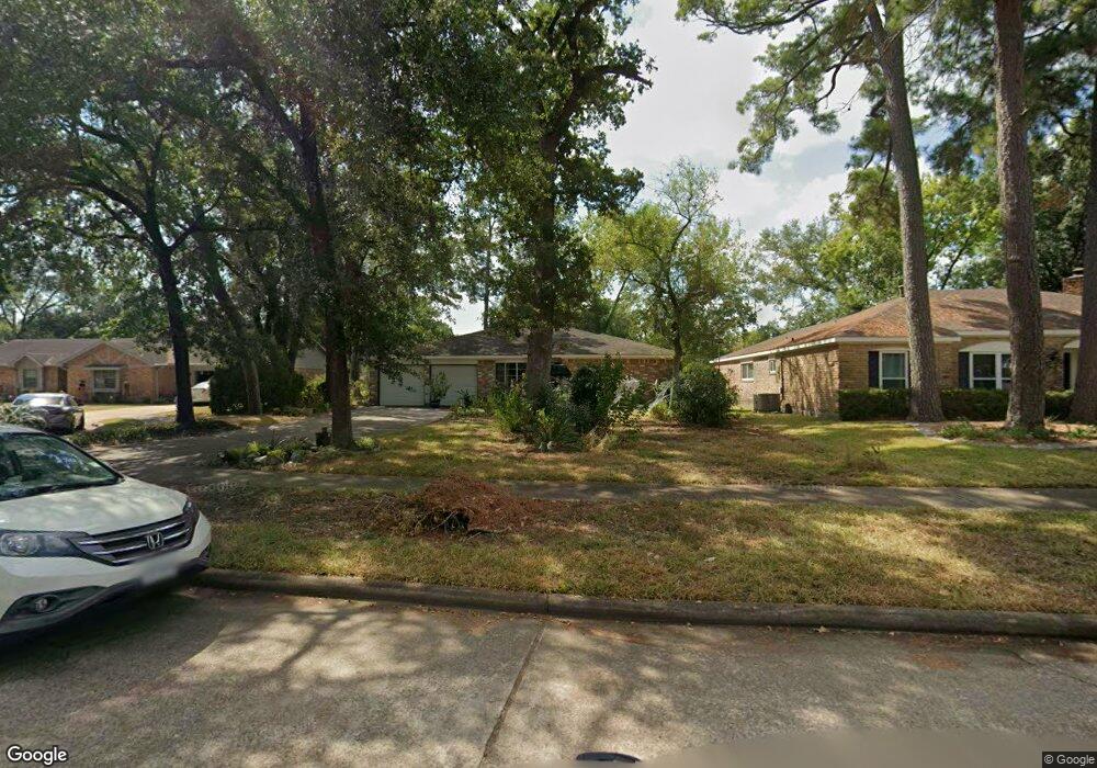 7450 Tall Pines Dr, Houston, TX 77088 - photo 1