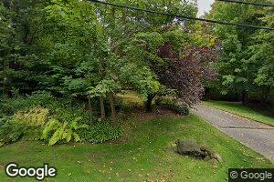 108 Beach Rd, Great Neck, NY 11023