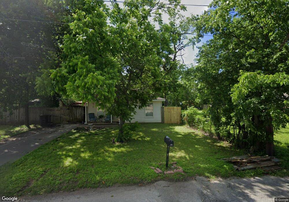 1011 Hodge St, Cleburne, TX 76033 - photo 1