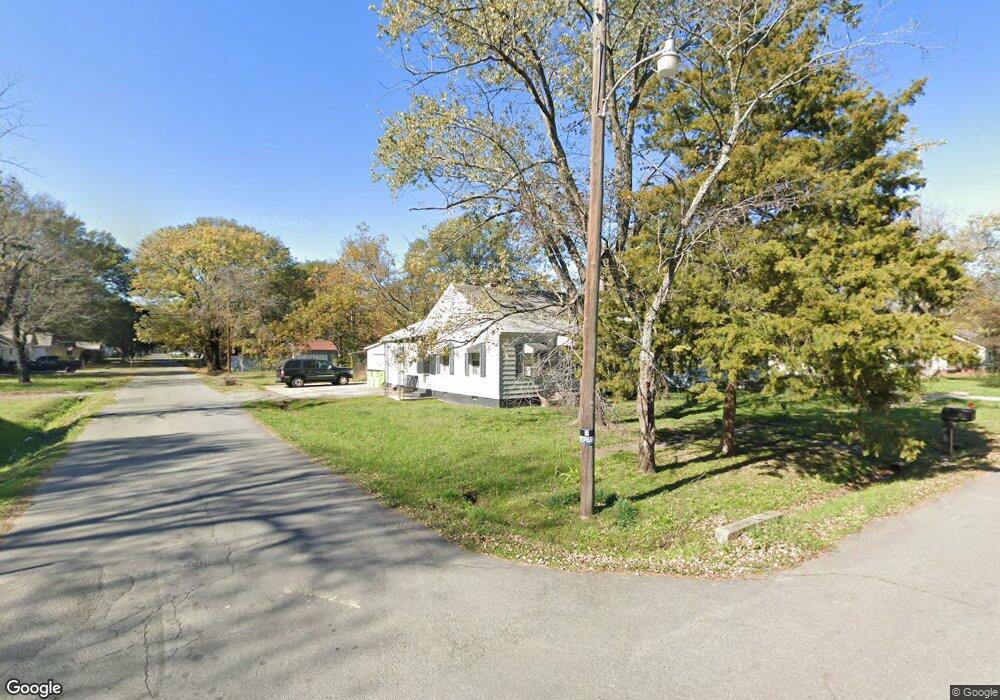 512 S Rose St, Stuttgart, AR 72160 - photo 1