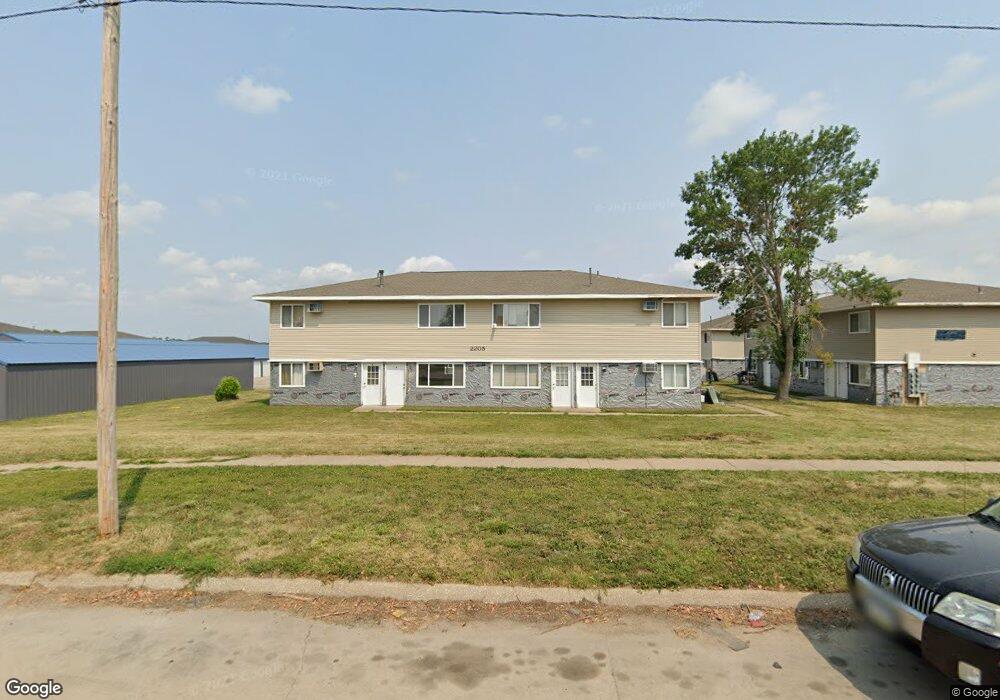 2205 Westdale Dr SW unit 2, Cedar Rapids, IA 52404 - photo 1