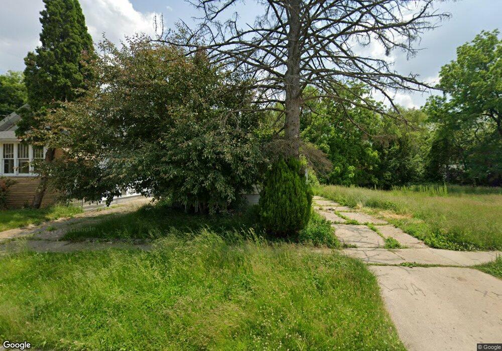 935 Hughes Ave, Flint, MI 48503 - photo 1