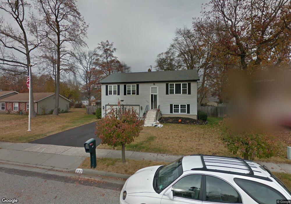 237 Wintergreen Ln, Penns Grove, NJ 08069 - photo 1