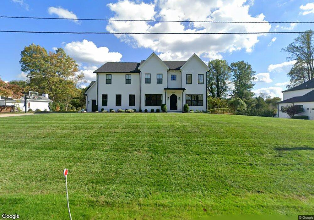 7600 Glennon Dr, Bethesda, MD 20817 - photo 1