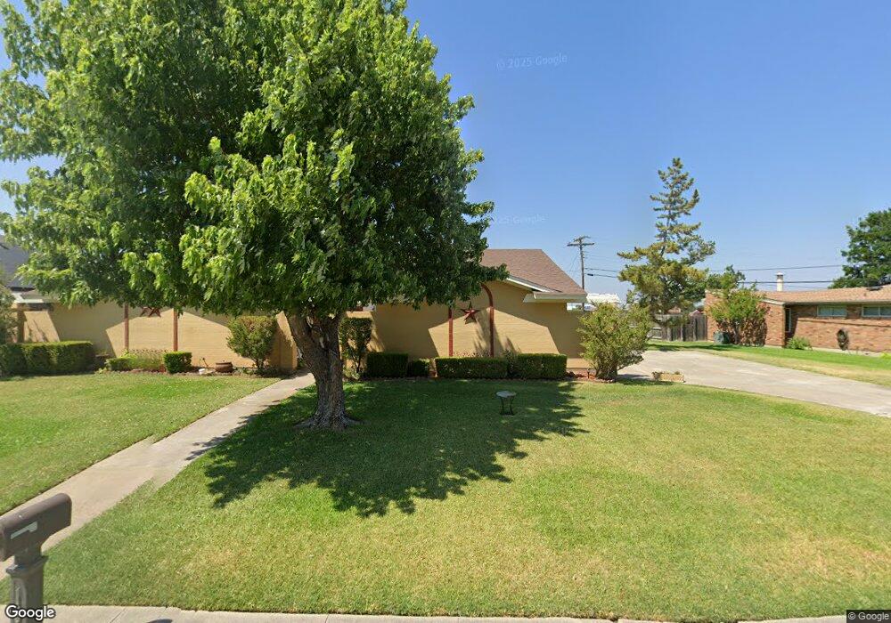 1914 College St, Gainesville, TX 76240 - photo 1