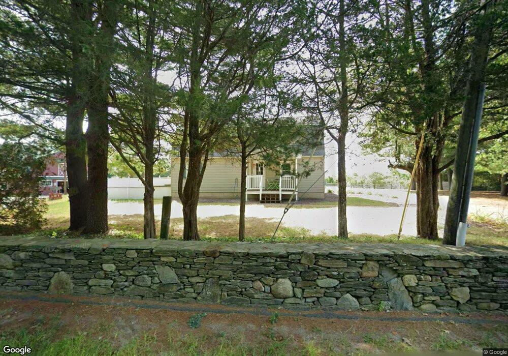 405 Johnny Appleseed Ln, Leominster, MA 01453 - photo 1