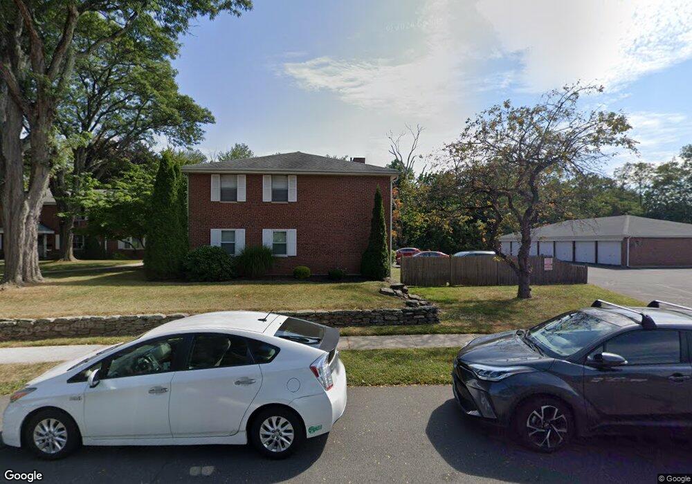 113 Shadow Ln unit B2, West Hartford, CT 06110 - photo 1