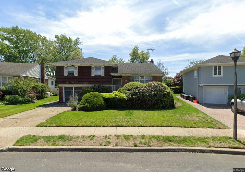 747 Princeton Rd, Franklin Square, NY 11010 - photo 1