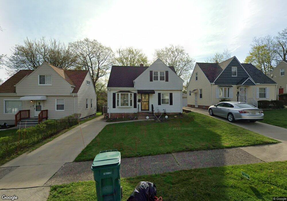 5233 Camden Rd, Maple Heights, OH 44137 - photo 1