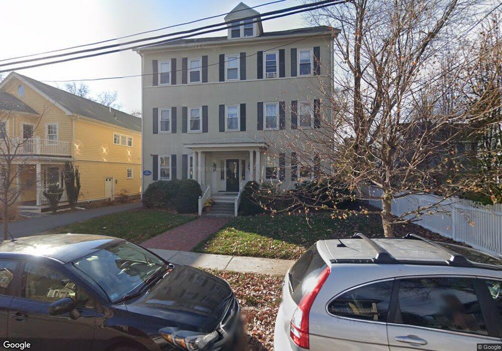 234 Lake View Ave unit 4, Cambridge, MA 02138 - photo 1