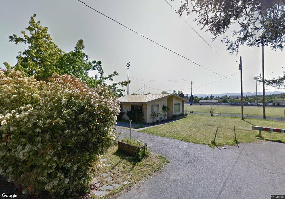 825 NE Maple St, Grants Pass, OR 97526 - photo 1