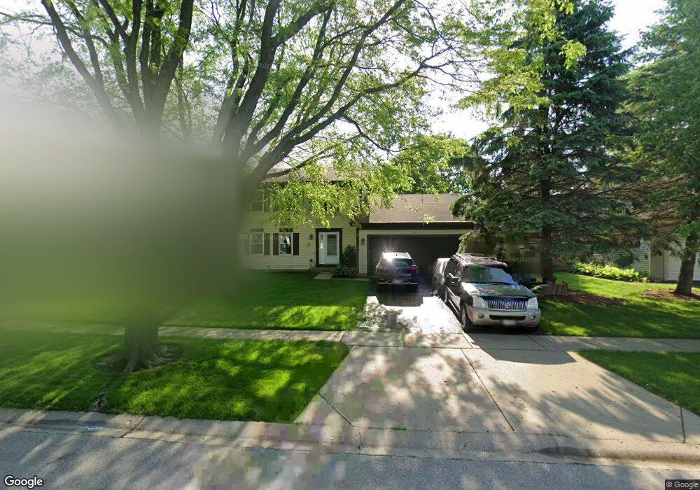 910 Fox Run Ln, Algonquin, IL 60102 - photo 1