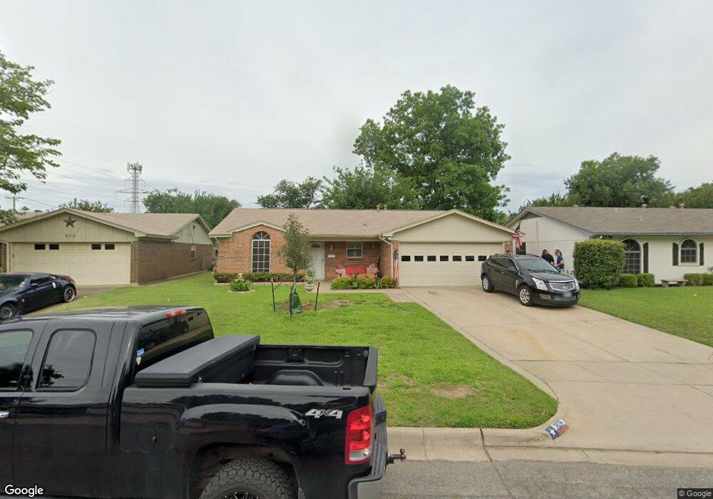 209 Simmons Dr, Hurst, TX 76053 - photo 1