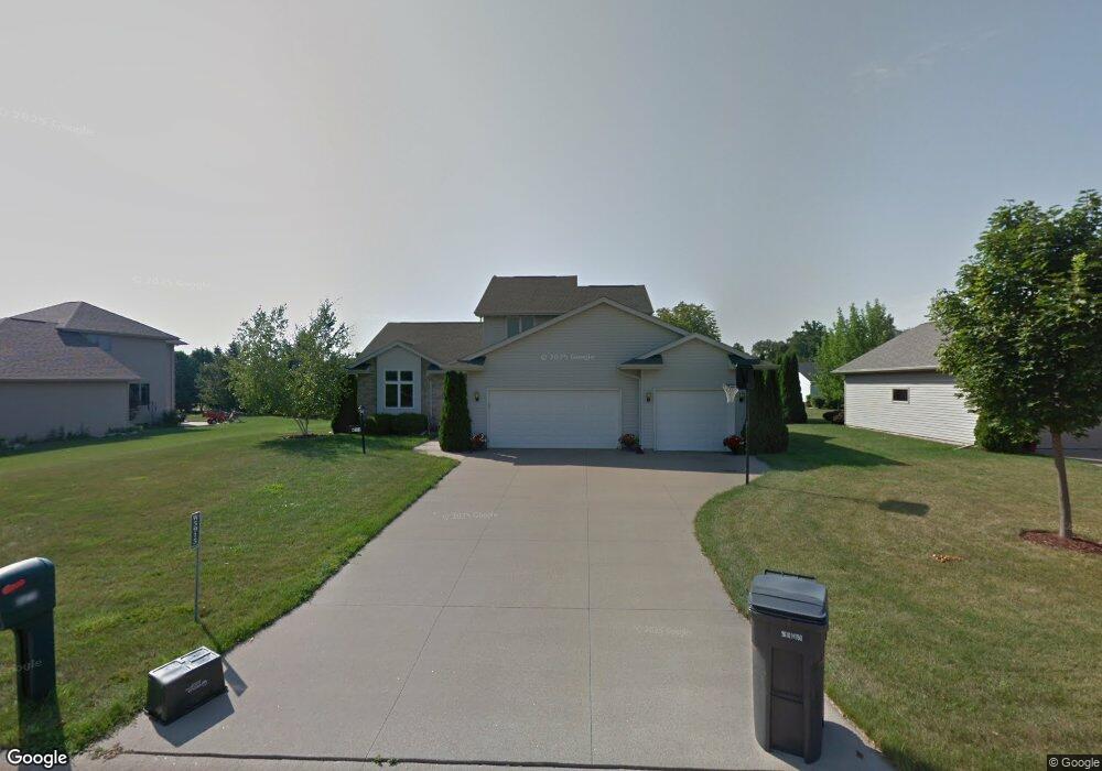 W5915 Daisy Ct, Appleton, WI 54915 - photo 1