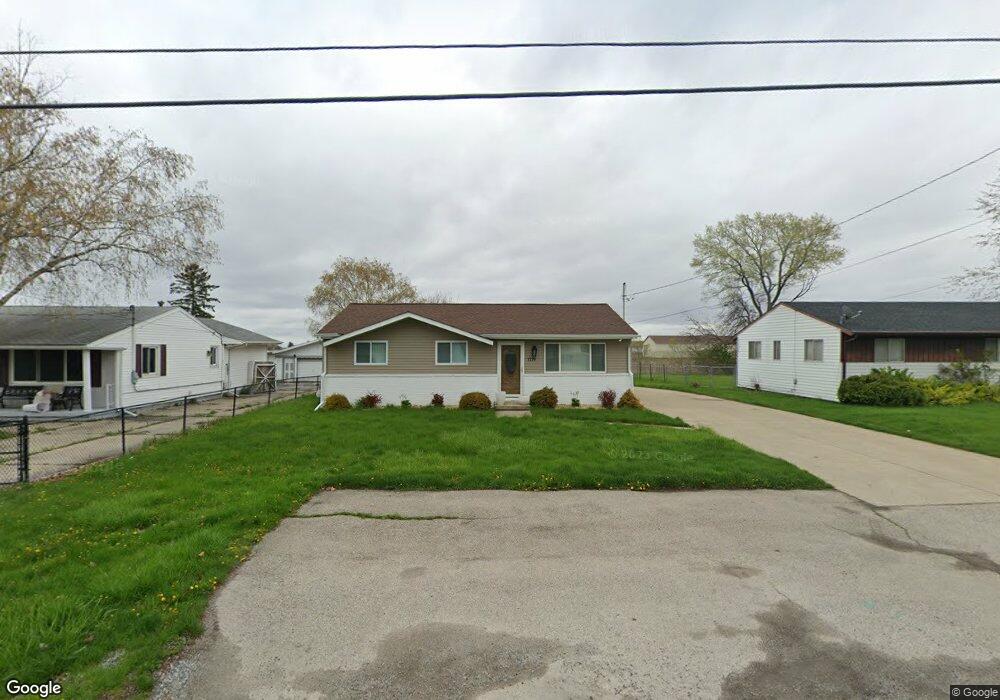 1719 Joy St, Saginaw, MI 48601 - photo 1