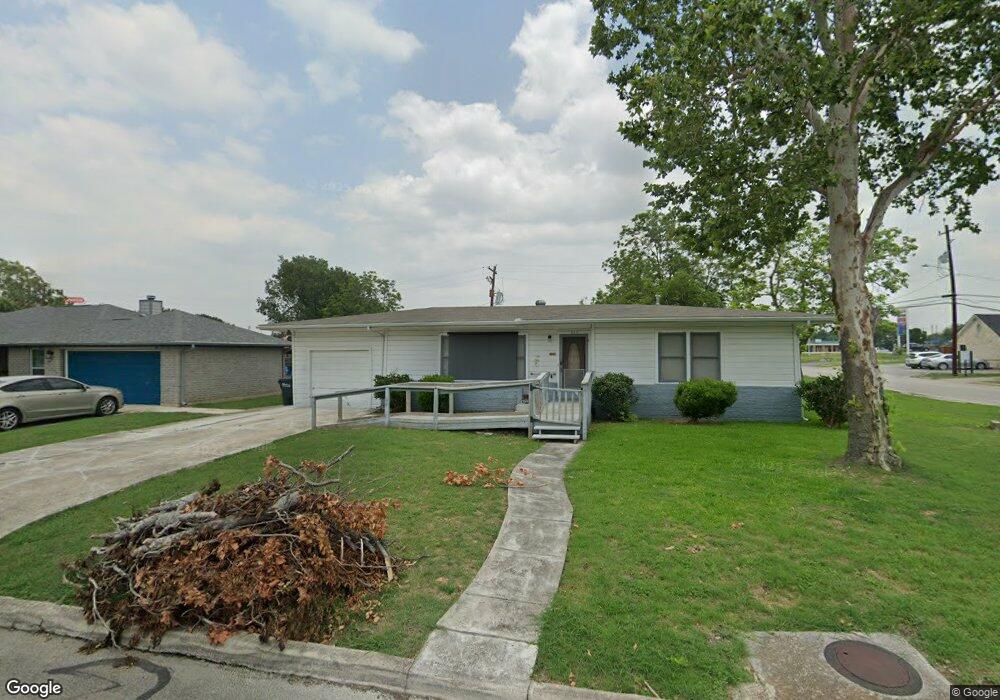 305 Parker Dr, San Marcos, TX 78666 - photo 1