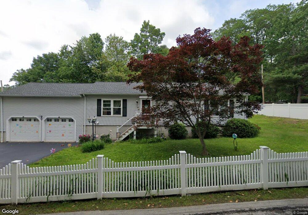 85 Richardson Ave, Dracut, MA 01826 - photo 1