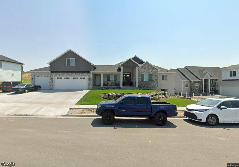 737 W 85 S unit 21, Hyrum, UT 84319 - photo 1