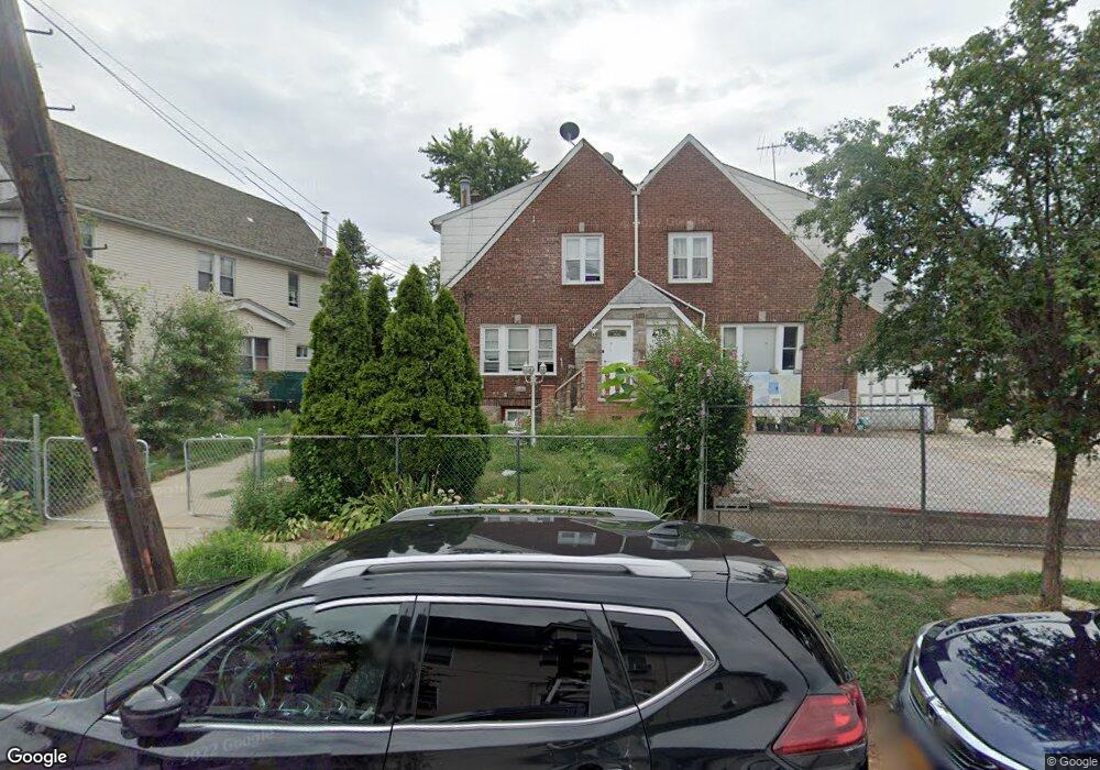 19508 Carpenter Ave, Hollis, NY 11423 - photo 1