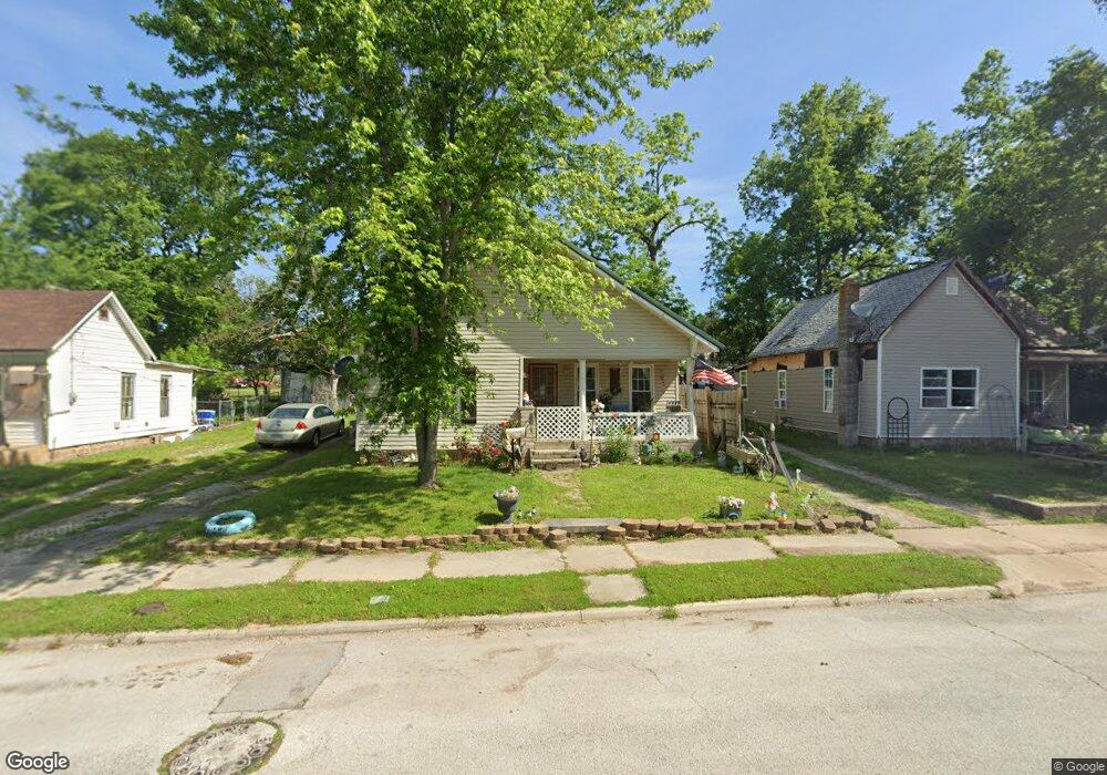 1015 Walnut St, Carthage, MO 64836 - photo 1
